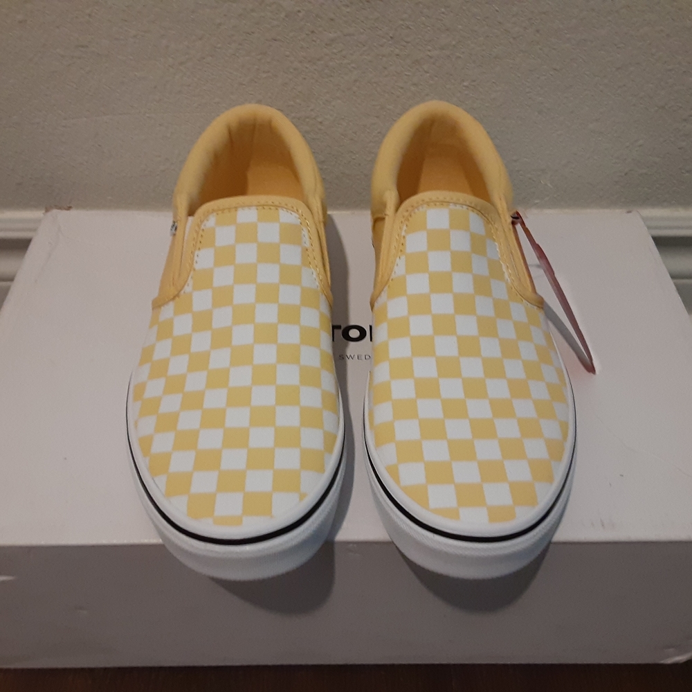 Vans - Picture 3 of 4